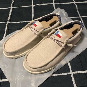 Hey Dude Wally Texas Canvas